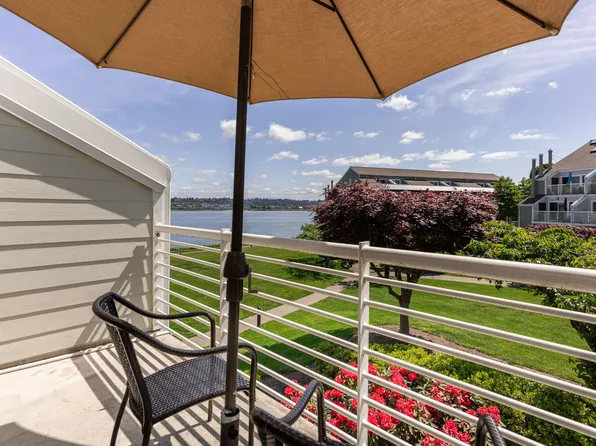 263 N Hayden Bay Dr, Portland, OR 97217