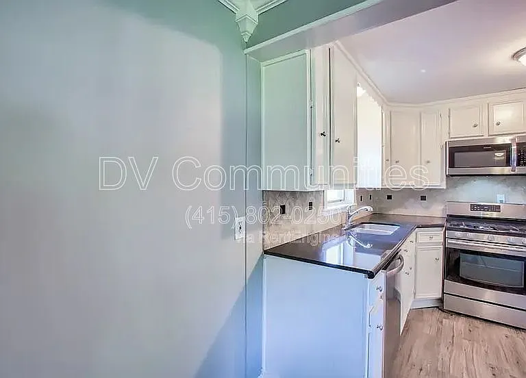 810 Charles Rd — Photo 6