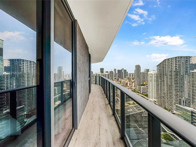 55 SW 9th St #4001 — Photo 25