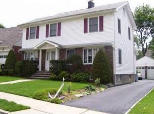 222 Cleveland Ave, Hasbrouck Heights, NJ 07604
