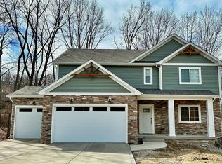 98 Bergamo Ct, Crown Point, IN 46307