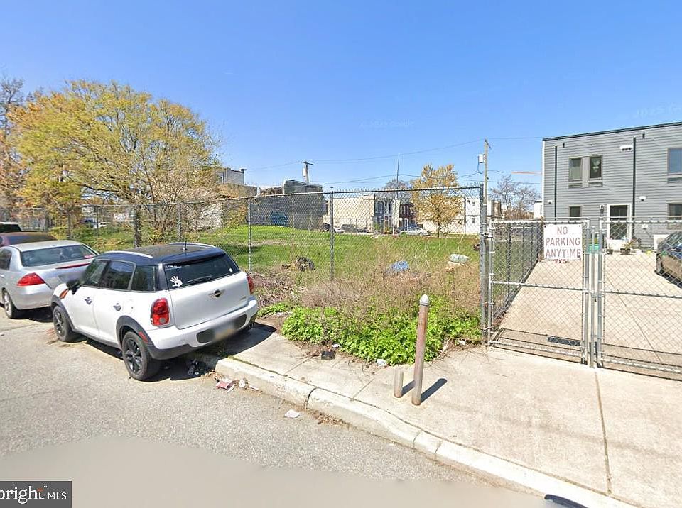 1st image of 18 E Seltzer St