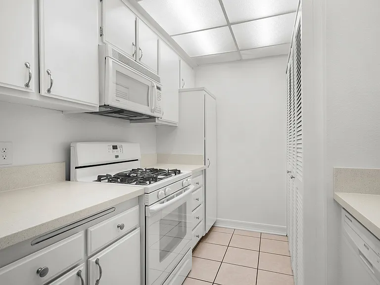4248 Troost Ave #4 — Photo 13