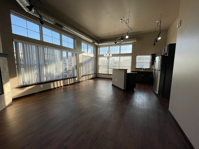 508 Eastbury Dr — Photo 4
