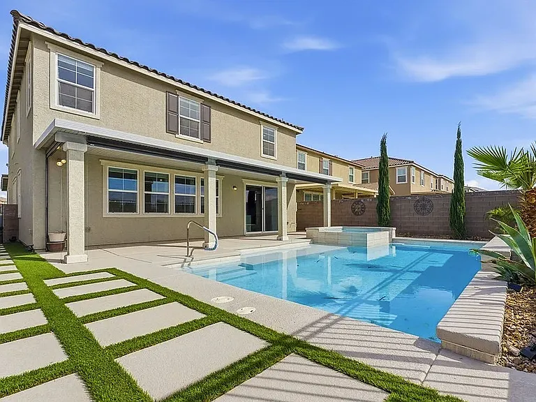 2599 Tolmezzo St — Photo 29