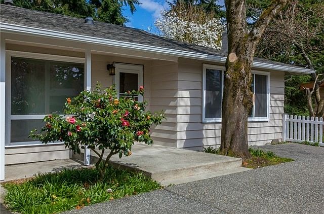 1st image of 16524 NE 27th Pl