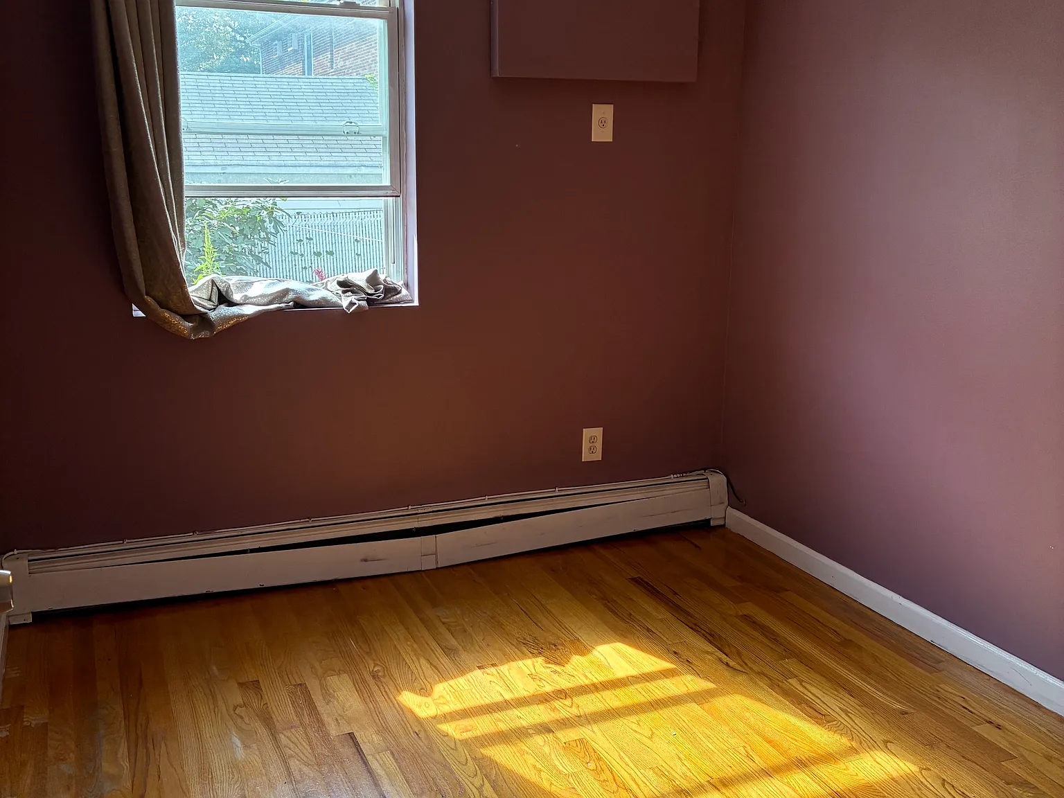 3 bed, 1000 sqft, $2,700 — Photo 2