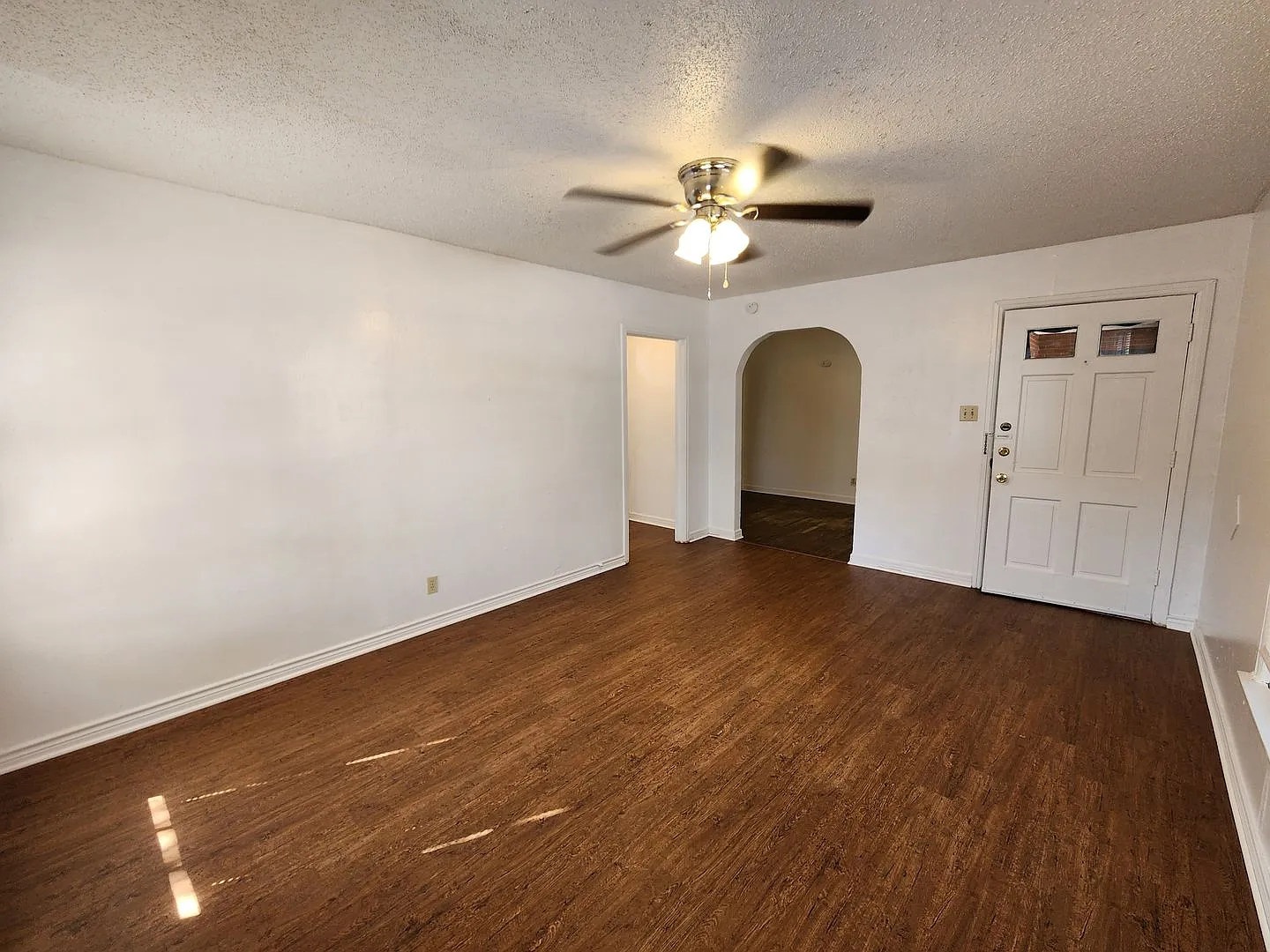 Updated 1 Bedroom In Meadowbrook — Photo 3