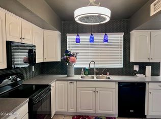 1825 E South Mountain Ave, Phoenix, AZ 85042