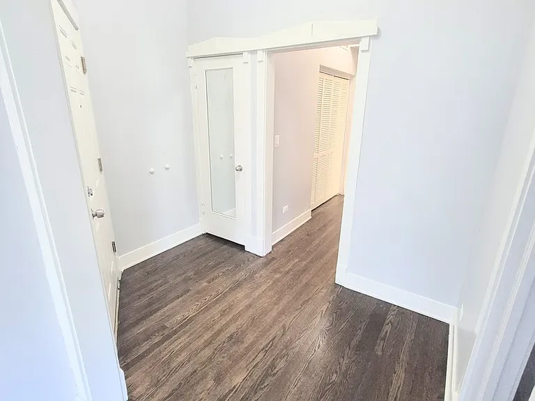 6210 S Eberhart Ave #1N — Photo 11