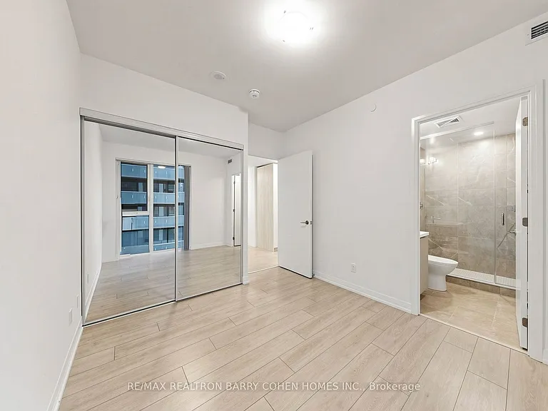 400 King St W #1922 — Photo 27