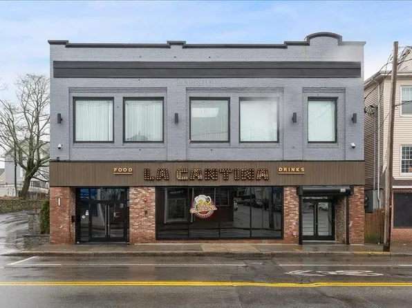664 Dexter St #8, Central Falls, RI 02863