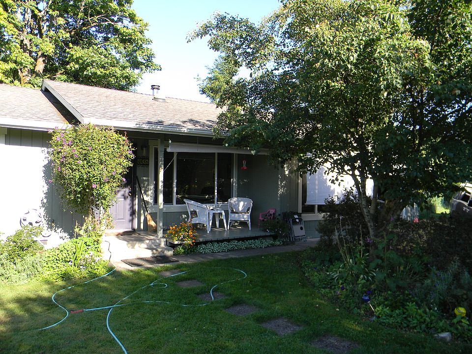 2nd image of 408 Boxley Pl NE