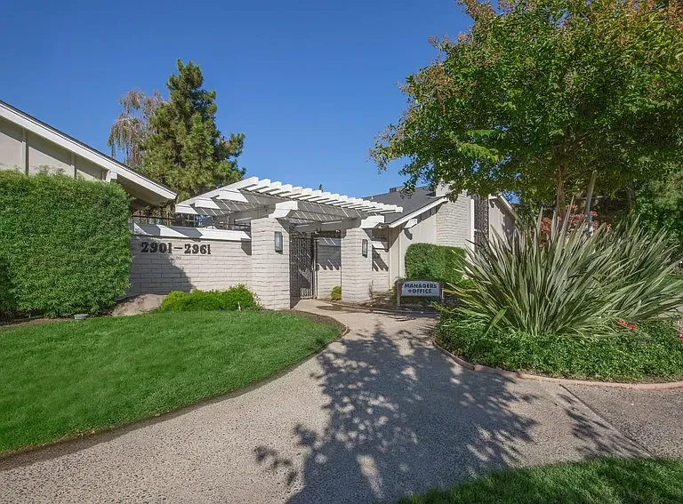 Bear Creek Manor/Bear Creek Terrace — Photo 15