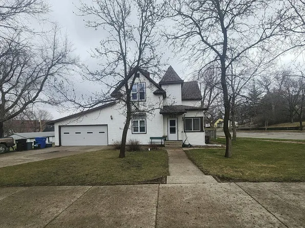 933 Summit Ave, Detroit Lakes, MN 56501