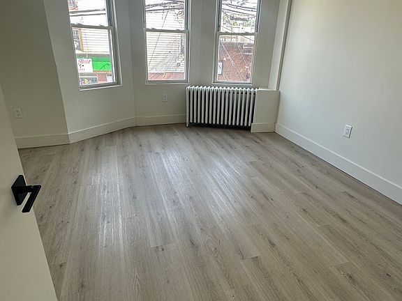 5th image of 530 W Side Ave #2L