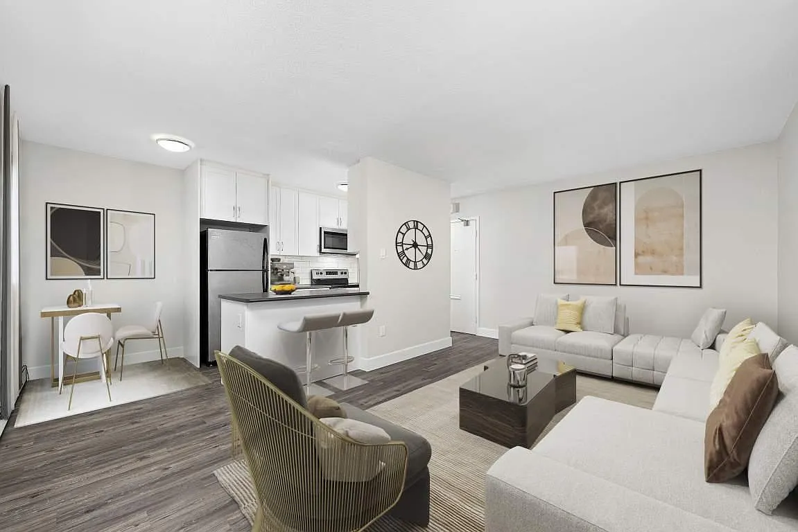 500 Glenelm Cres. — Photo 4