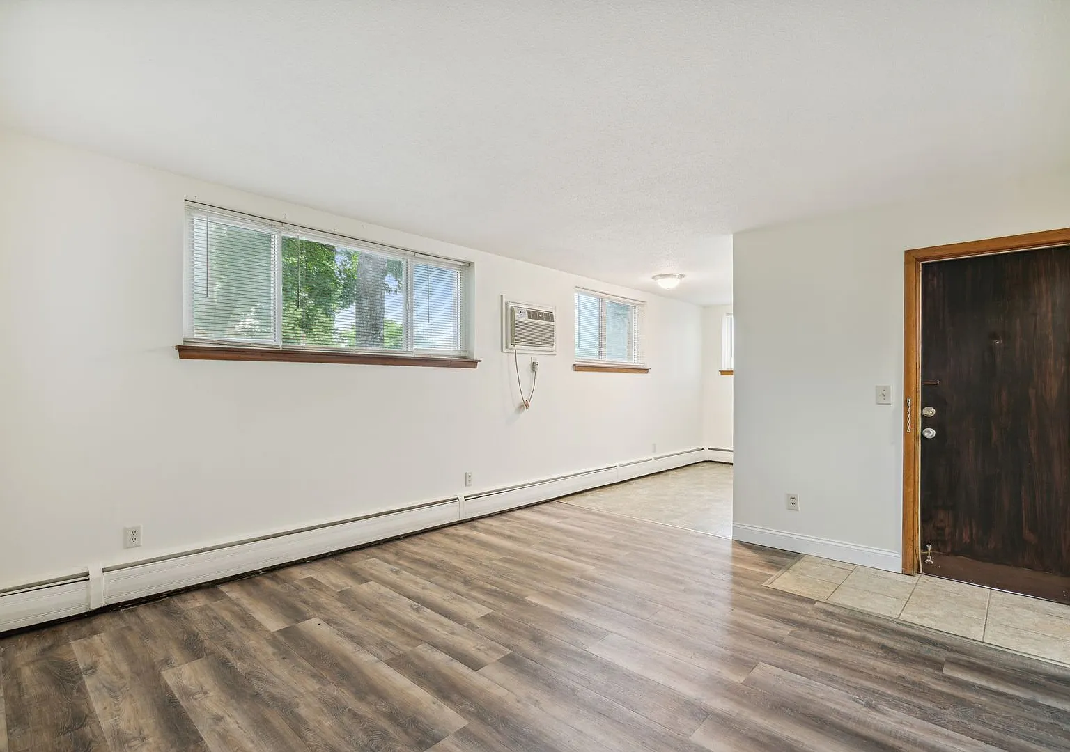 5547 Lyndale Ave N — Photo 1