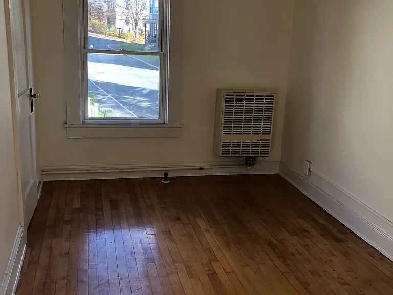 128 Pleasant St #4 — Photo 10