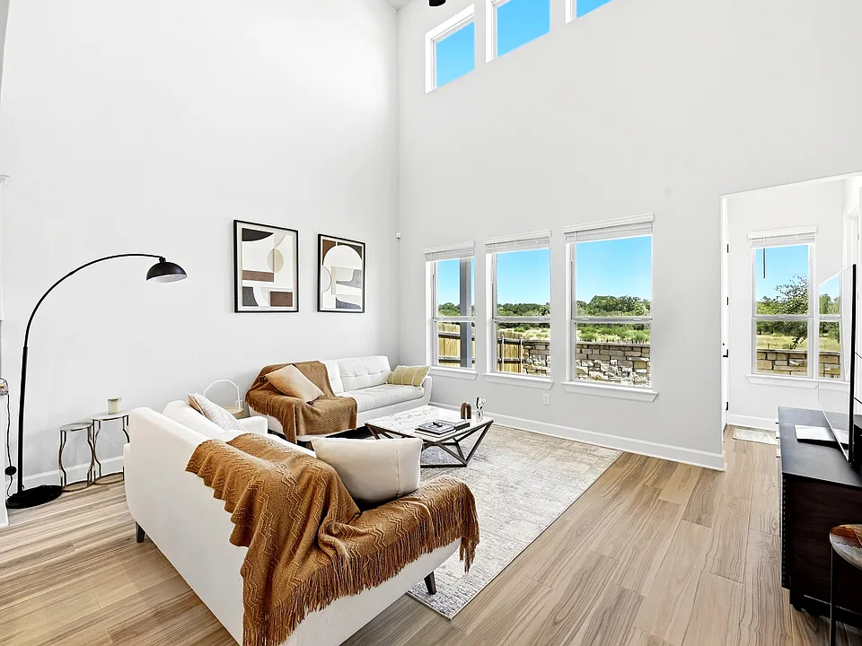 2702 Sebring Cir