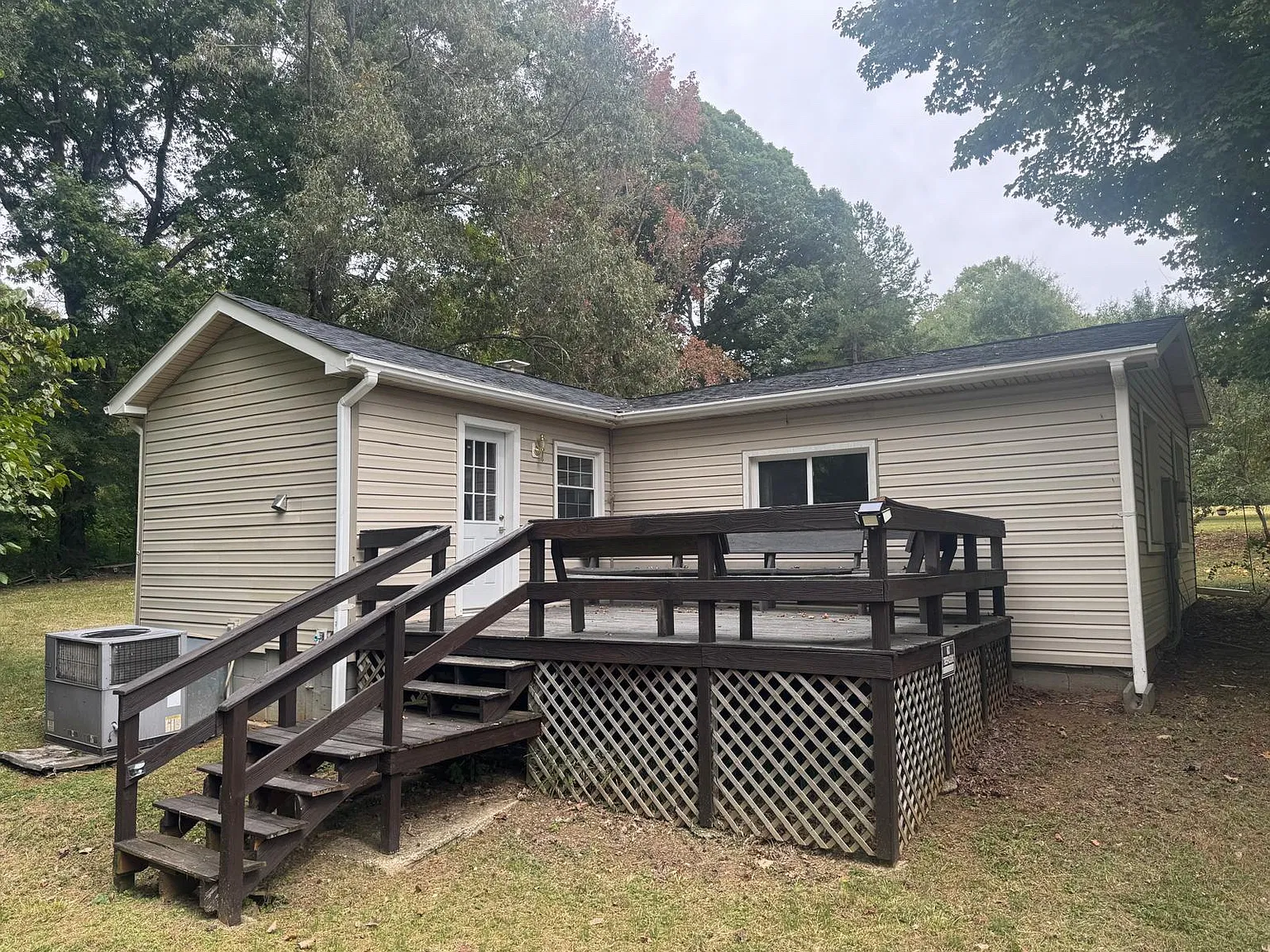 2 bed, 918 sqft, $1,550 — Photo 2
