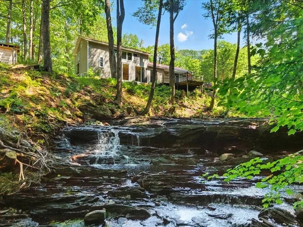 79 Deep Gibou Road, Montgomery, VT 05471