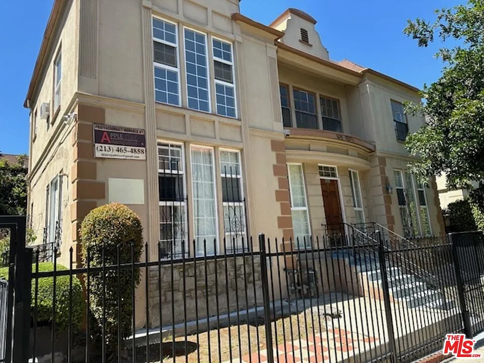 925 S Hobart Blvd #1/2