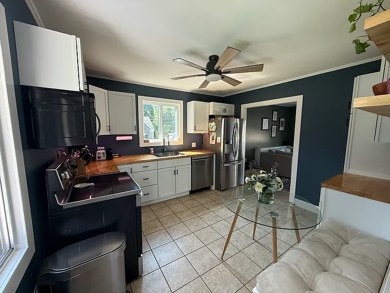 151 Essex Ave — Photo 5