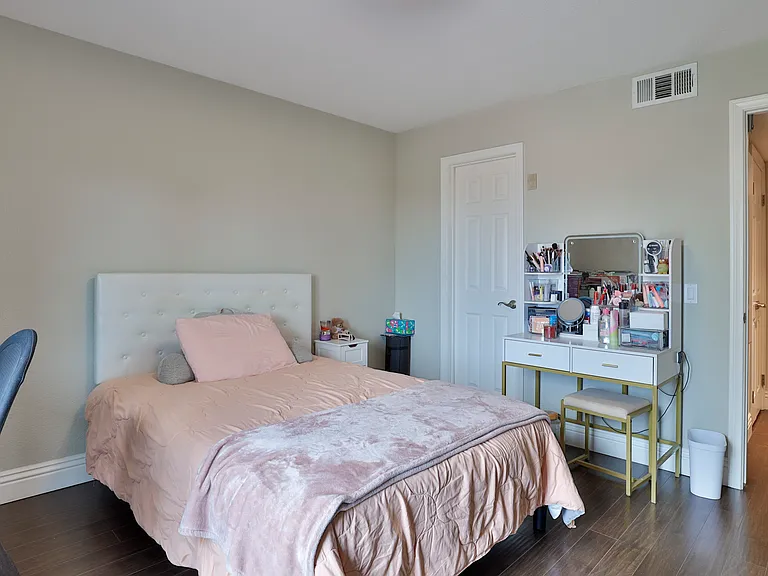 2320 Del Mar Way #305 — Photo 10