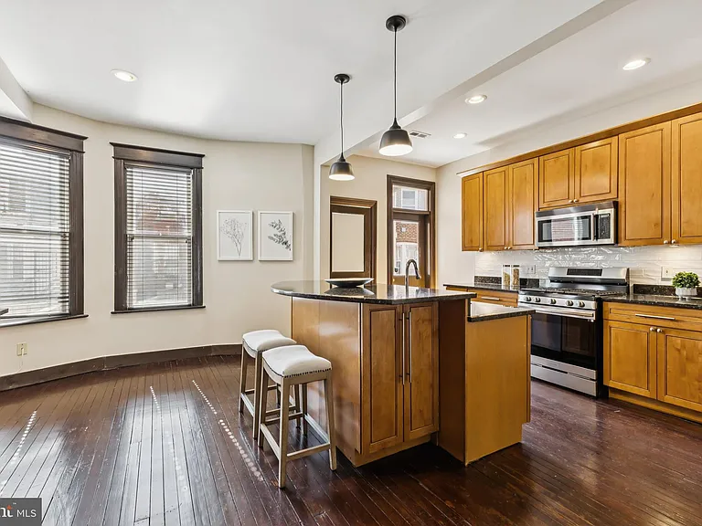 226 Rhode Island Ave NW — Photo 9