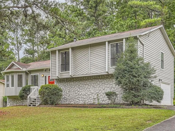 1945 Chateau Ln, Lithia Springs, GA 30122