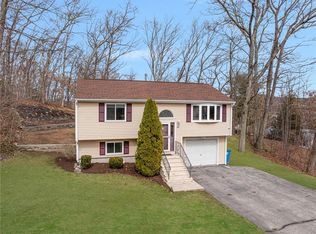 3 Cullen Hill Rd, Lincoln, RI 02865