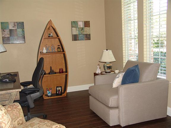 5th image of 16225 Mapleshade Dr