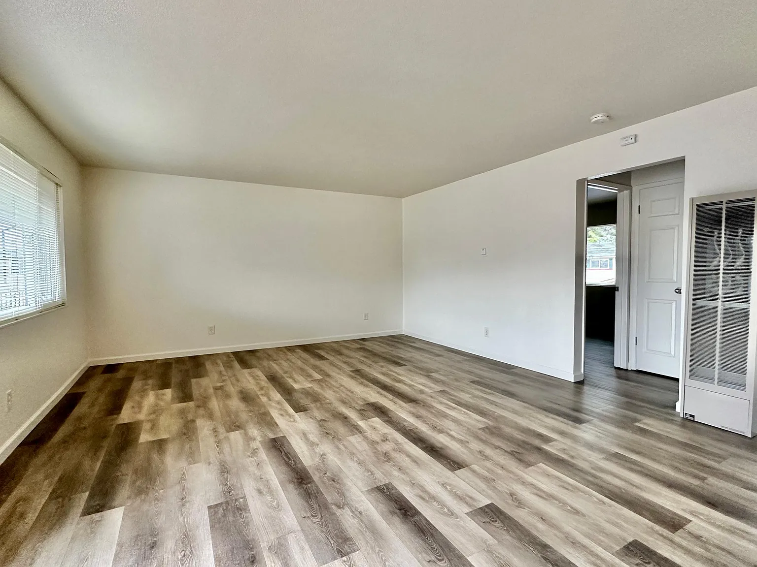 2 bed, 815 sqft, $2,875 — Photo 3