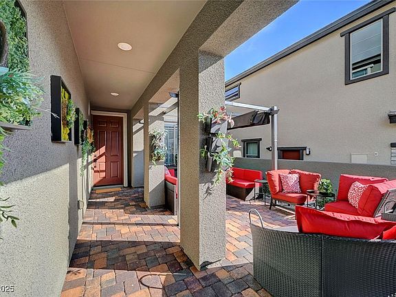 4th image of 394 Red Feather Peak Ct
