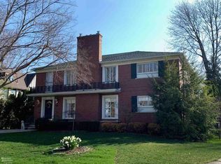 716 Trombley Rd, Grosse Pointe Park, MI 48230