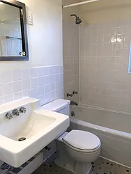 Rented by R New York