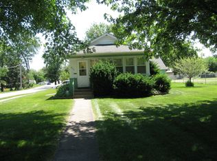 823 State St, Lemont, IL 60439