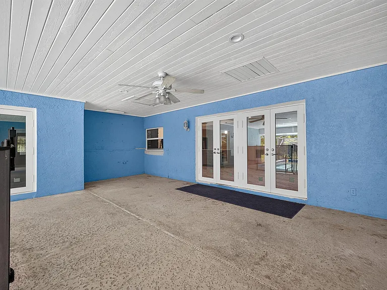 2101 SE Bisbee St — Photo 32