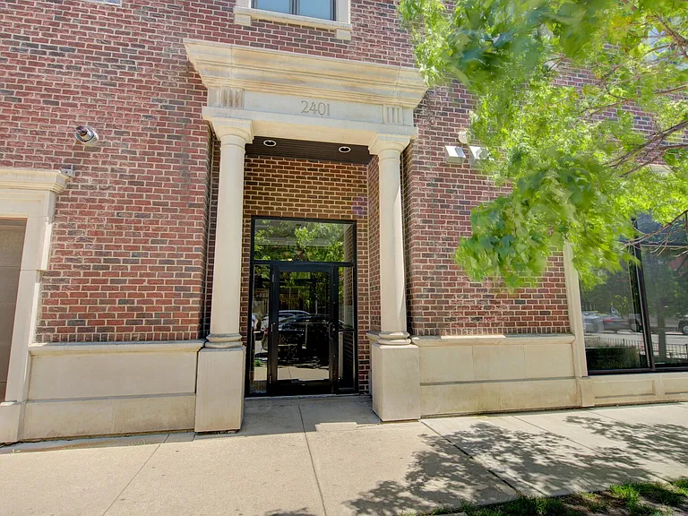 2401 N Janssen Ave #408 — Photo 16