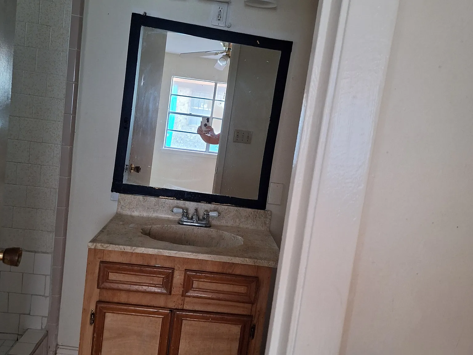 919 W Bowe St — Photo 2