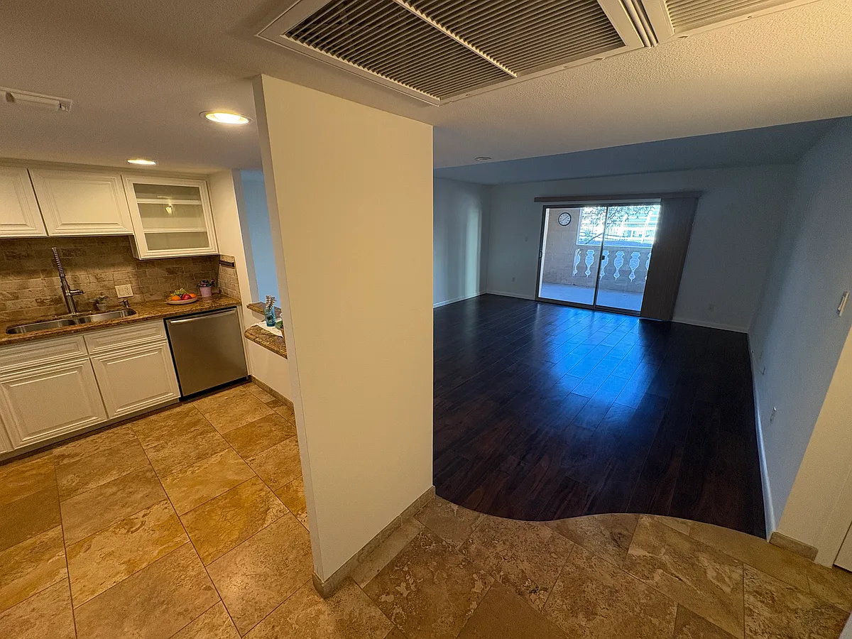 Building Photo - 7850 E Camelback Rd