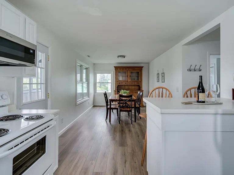 703 State St — Photo 17