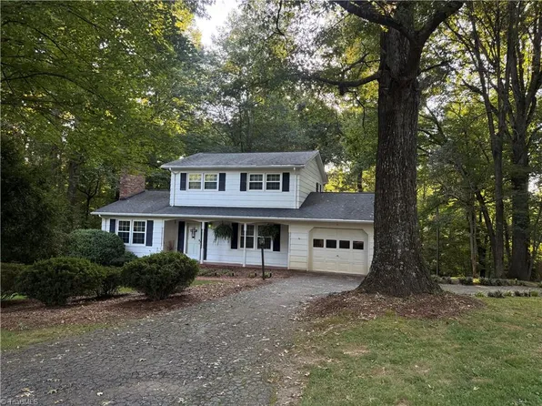 158 Pioneer Dr, Mount Airy, NC 27030