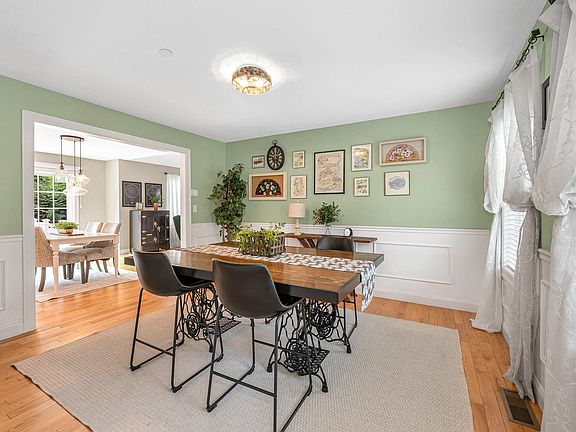 3rd image of 132 Clement Road