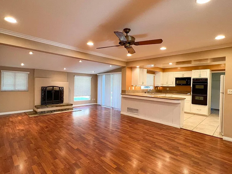 5635 Urban Dr — Photo 19