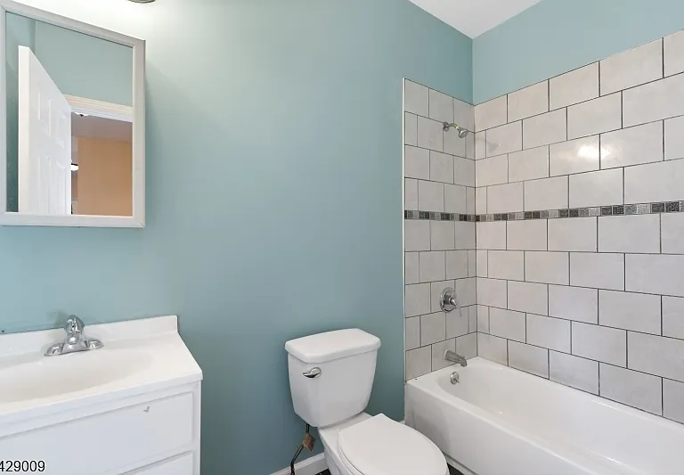 87 Columbia Ave #3 — Photo 7