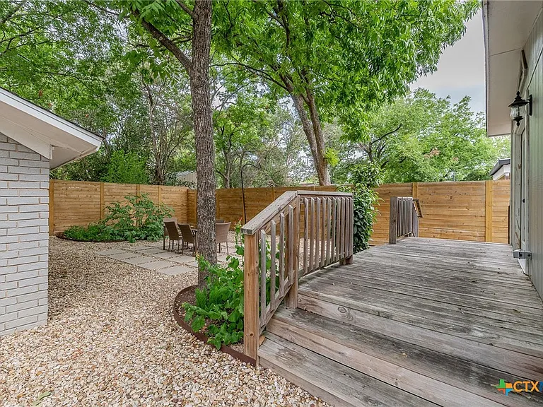 2404 Oak Crest Ave — Photo 27