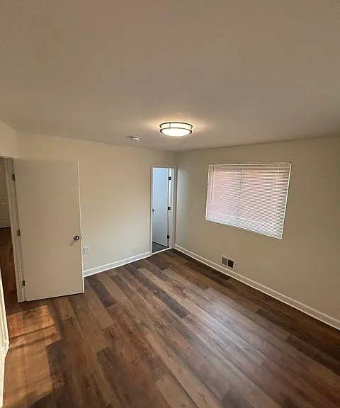 4404 Banks Pl NE — Photo 10