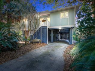 26 Twin Oaks Ln, Isle Of Palms, SC 29451